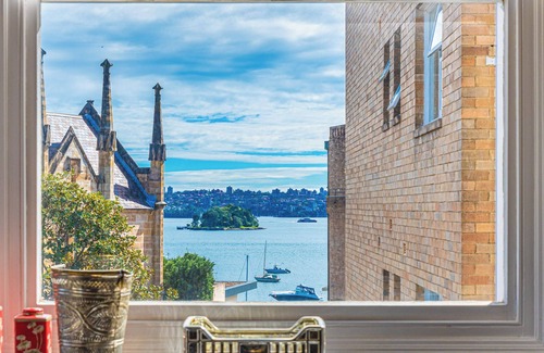 Bellevue Hill Apartment | Eclectic Art Deco Retreat in Harborside Enclave, Double Bay