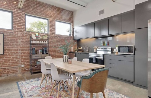 Downtown Apartment | Eclectic Downtown Vibes + Fire Pit & Game Room