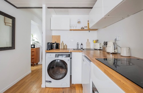Saint-Merri Apartment | Eclectic Eminence, by Veeve