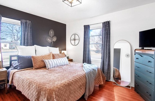 Wichita House | Eclectic Escape - Cozy, King