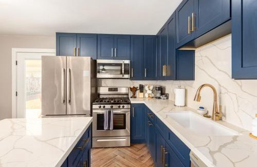 New Papago Parkway House | Eclectic Escape Wpool, Yard Games- Old Town5min