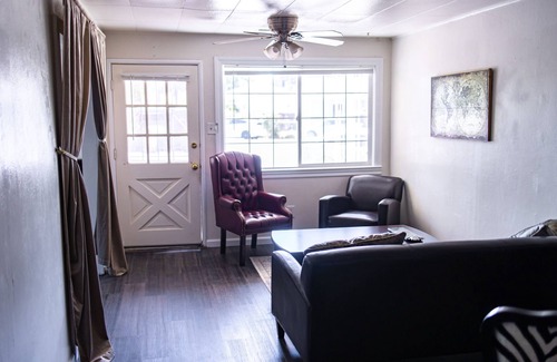 West Sacramento House | Eclectic Home in West Sacramento near Old Town