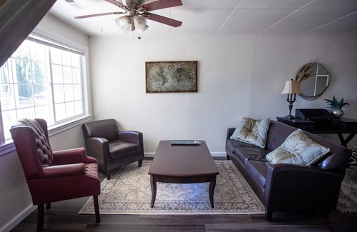 West Sacramento House | Eclectic Home in West Sacramento near Old Town