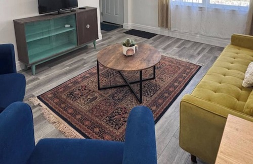 London House | Eclectic Old East 3BD in Entertainment District