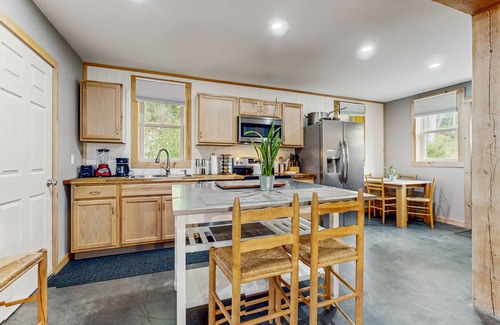West Wardsboro House | Eclectic Rustic Retreat; near river, Mt Snow, Stratton & Nat'l Forest