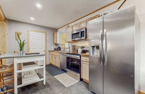 West Wardsboro House | Eclectic Rustic Retreat; near river, Mt Snow, Stratton & Nat'l Forest