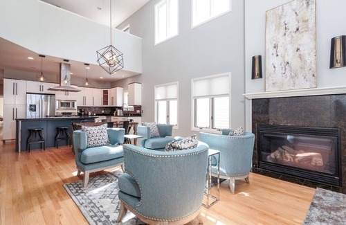 Lower East Side Apartment | Eclectic, Stylish, and Cozy Milwaukee Home!