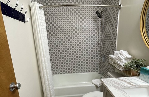 Jeffersonville Resort | Eclipse 2024 - Vermont Resort Condo Smugglers Notch
