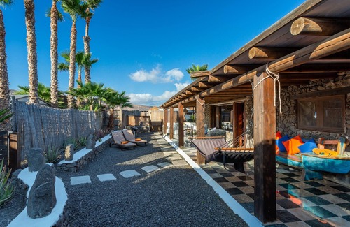 Haria House | Eco Barn, Pool, Play Area, 5min walk to Golden Sandy Beach and Restaurants