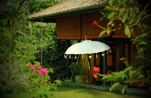 Weligama House | Eco design bungalow 1 BR, garden view, beachfront, fully staffed, Infinity Pool