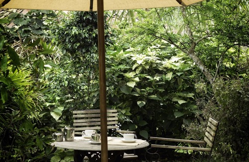 Weligama House | Eco design bungalow 1 BR, garden view, beachfront, fully staffed, Infinity Pool