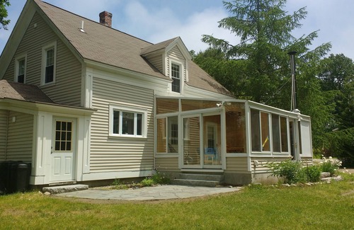 Kennebunkport Cottage | Eco-friendly Cottage in a Quiet setting. Close to Beaches and the Village