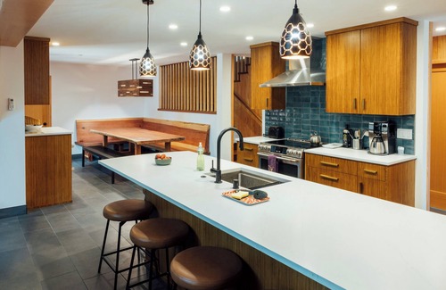 Chamberlands House | Eco-Friendly Cozy Cabin in Homewood