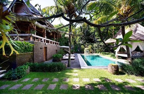 Babakan Cottage | Eco-Friendly Joglo House Canggu Resort
