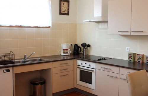 Mesples Cottage | Eco-Gite avec Jardin près des Sentiers de Randonnée - Tout Confort pour Familles et Amis !