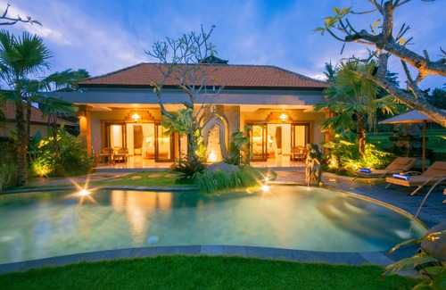 Melayang Villa | Eco-Luxury! 4BR Private Pool Villa in Ubud