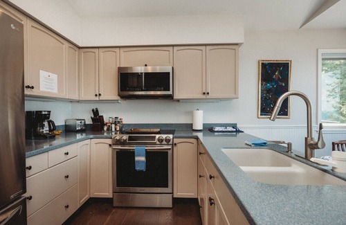 Port Townsend House | EcoBluff Retreat - Water Views!