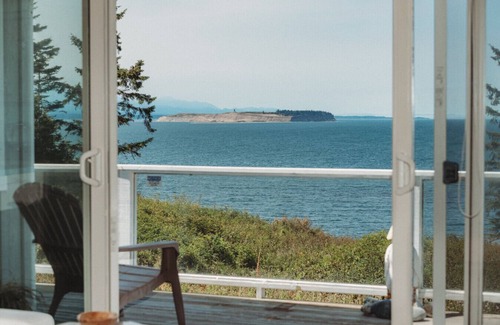 Port Townsend House | EcoBluff Retreat - Water Views!