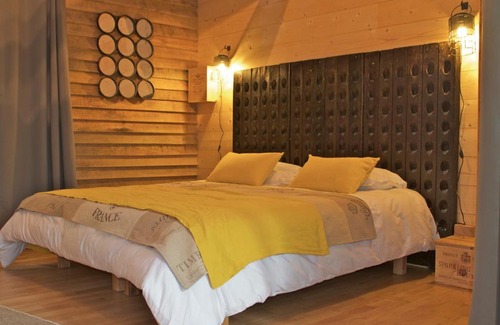 Saint-Georges-des-Sept-Voies Cabin | Ecolodges de Loire & Spa