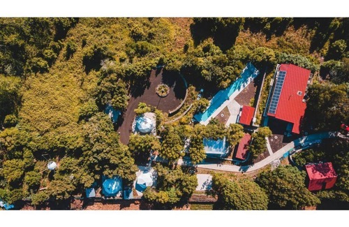 Angra do Heroismo House | Ecological House (Tree Room)