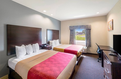 Highlands - Perkins Hotel | Econo Lodge Baton Rouge University Area