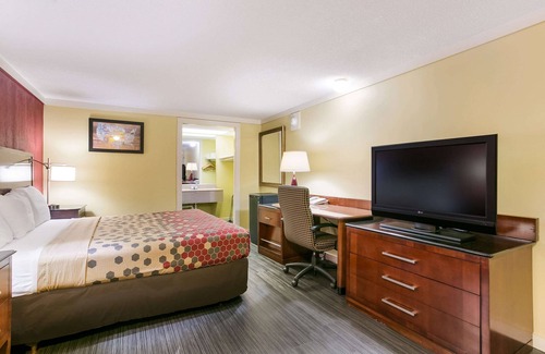Frederick Hotel | Econo Lodge Frederick I-70
