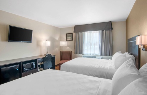 Springfield Hotel | Econo Lodge Inn & Suites Springfield Main Street