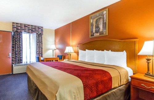 Evergreen Hotel | Econo Lodge Inn & Suites Evergreen