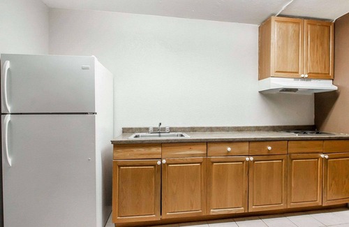 Jackson Hotel | Econo Lodge Inn & Suites Jackson Northwest