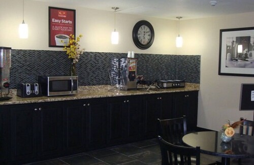 Jackson Hotel | Econo Lodge Inn & Suites Jackson Northwest