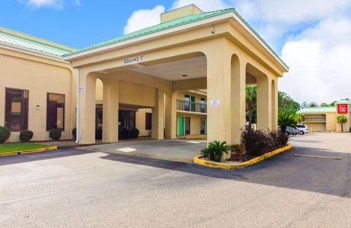 Gulfport Hotel | Econo Lodge Inn & Suites