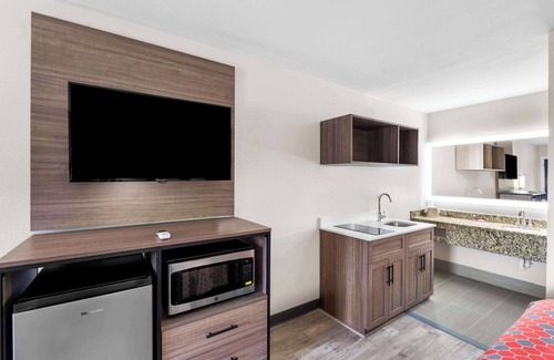St. Martin Hotel | Econo Lodge Inn & Suites Ocean Springs - Biloxi