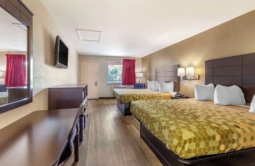 West San Antonio Hotel | Econo Lodge Near Lackland Air Force Base - SeaWorld