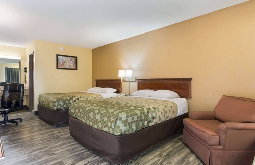 St. Robert Hotel | Econo Lodge St Robert