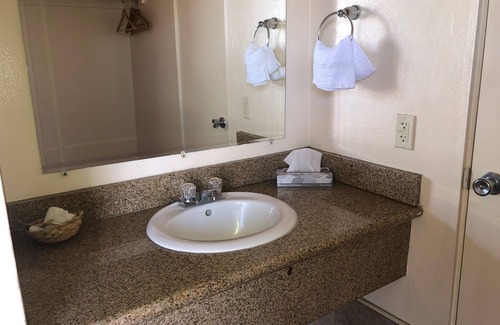 Raisin Hotel | Economy Inn Fresno Yosemite