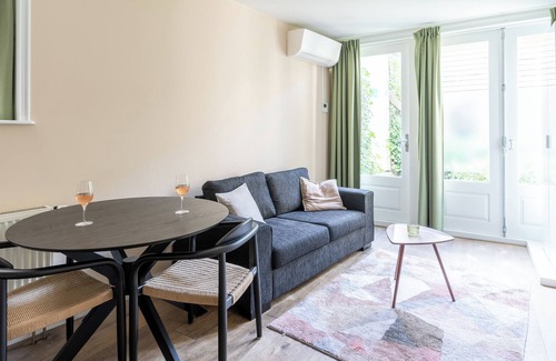 Nieuwmarkt en Lastage Apartment | Economy Studio close to Centraal Station (2pax) - Amsterdam Dockside Flats