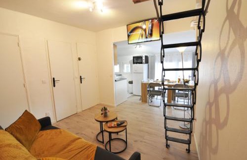 Le Mesnil-Saint-Denis Apartment | Ecrin de Charme