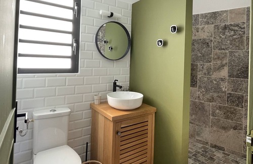 Centre-Ville Apartment | "Ecrin de mer" Charming studios at the water's'edge "Emile"