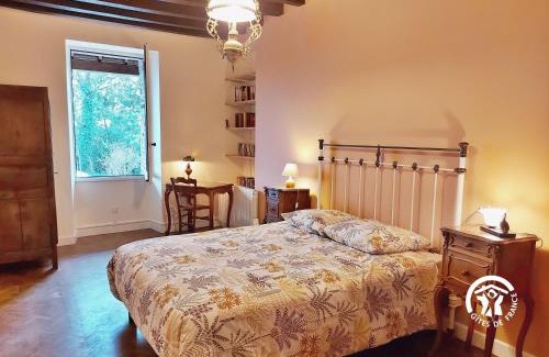 Saint-Aignan-sur-Roe House | Ecurie d'Avril