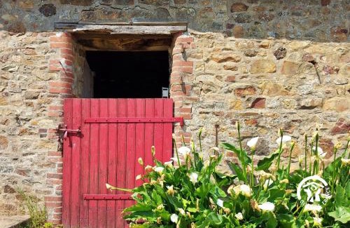 Saint-Aignan-sur-Roe House | Ecurie d'Avril