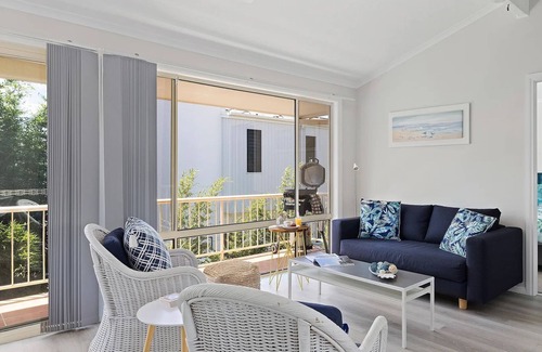 Soldiers Point House | Eden by the Bay – pet-friendly townhouse in Salamander Bay