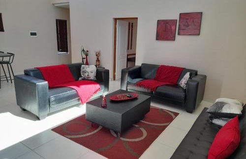 Windhoek Hotel | Eden Chalets