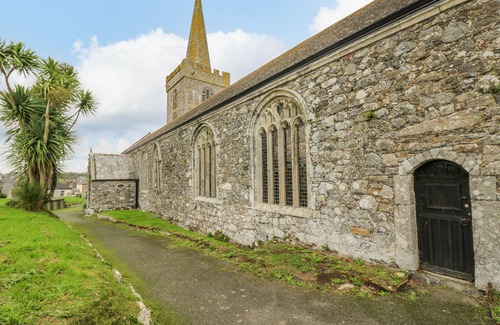 St. Keverne Cottage | EDEN HOUSE WING, pet friendly, with a garden in St Keverne