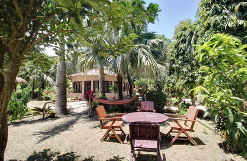 Sauraha Bed & Breakfast | Eden jungle resort was established in 1986 AD. It was located in sauraha village