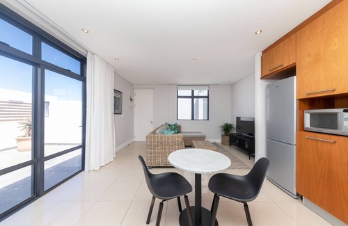 Big Bay House | Eden on the Bay 272 by HMH