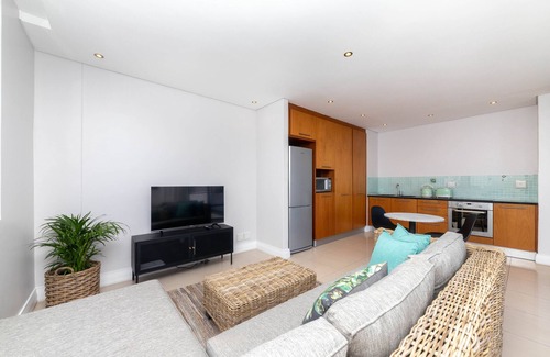 Big Bay House | Eden on the Bay 272 by HMH