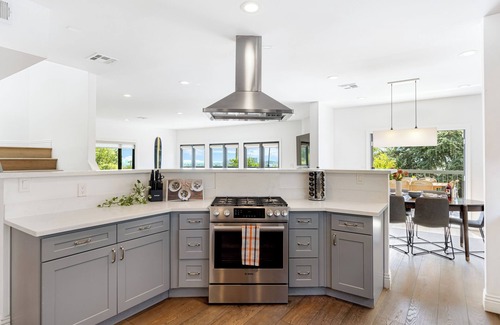 Los Feliz House | Edendale by AvantStay | Urban Hilltop Oasis w/Amazing Views in <3 of Los Feliz