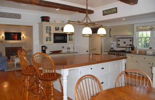 Edgartown House | Edgartown Luxury 6 BRnHeated Pool Hot Tub!