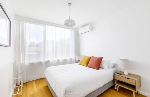 Saint Kilda South Apartment | Edge of Elwood - Unwind in Style by St Kilda Beach