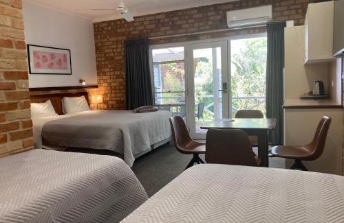 Margaret River Hotel | Edge Of The Forest Motel